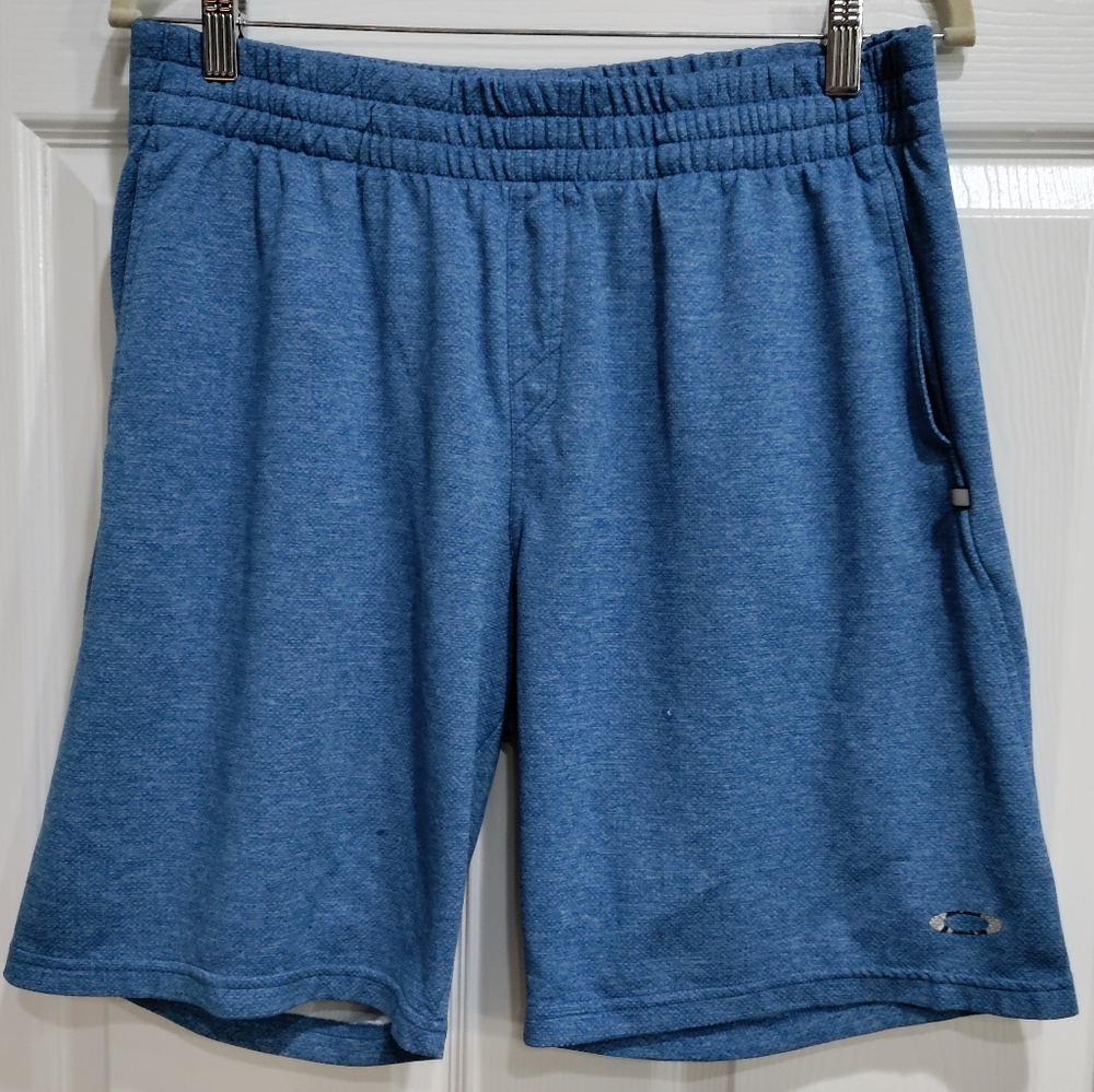 Oakley young Teen pull on shorts Size Large